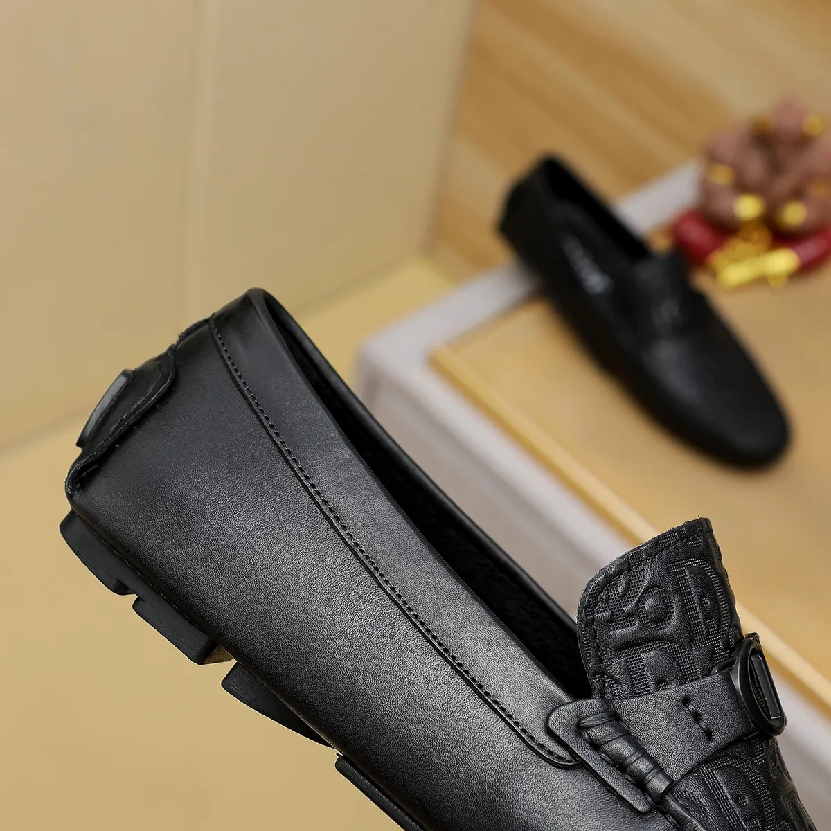 Men's shoes 💰380 🕷️🕷️[Dior] Dior's new casual men's shoes are launched in Hong Kong counters. Official website 1:1 production. Italian original first-layer cowhide + 🐷 leather lining. Designed by European and American masters. Perfect shape to create counter quality, solid color rubber wear-resistant outsole and classic dazzling toe! Super versatile and very comfortable. High-end without losing taste, fashionable and novel! ! Absolute focus! Colors available! Code number 38-44 (45.46 customized)